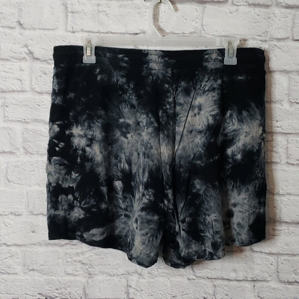 Torrid 1 1X Tie Dye Shorts Black Pull-On Gauze Mid-Rise Size 14 16 - Picture 7 of 8